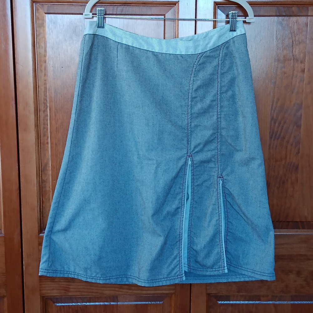 Womens Horny toad blue skirt size ten